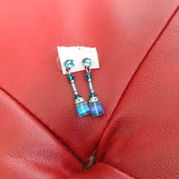 Blue rhinestone and beads earrings - Picture 2 of 5